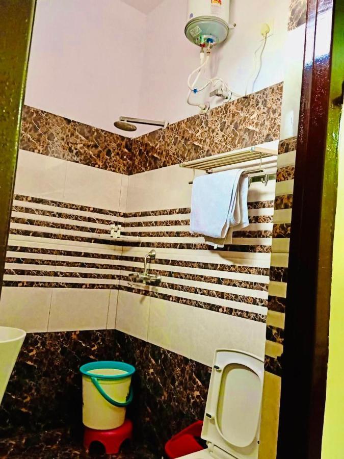Shivjot Hotel Kharar Екстер'єр фото