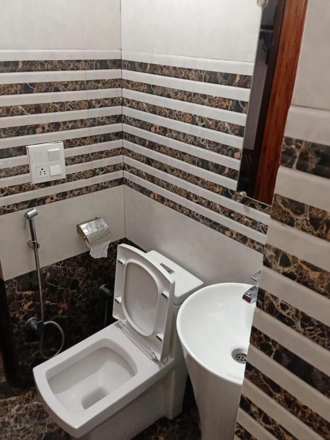 Shivjot Hotel Kharar Екстер'єр фото