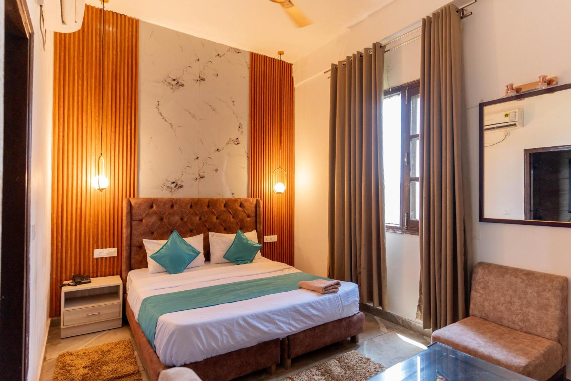 Shivjot Hotel Kharar Екстер'єр фото