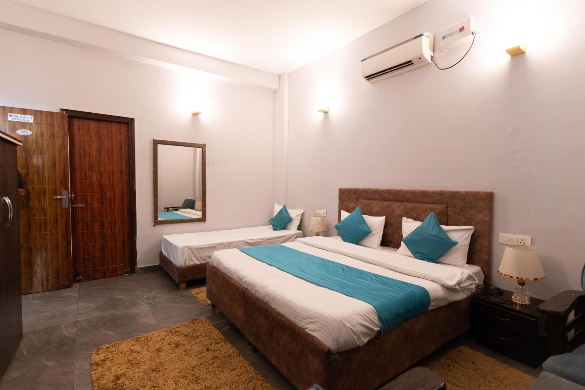 Shivjot Hotel Kharar Екстер'єр фото